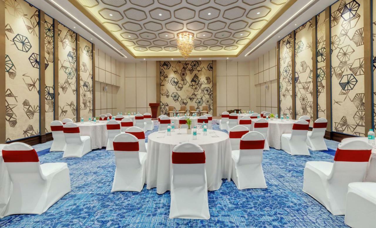 เดอะ เฟิร์น เรซิเดนซี กะรัต Hotel Karad ภายนอก รูปภาพ