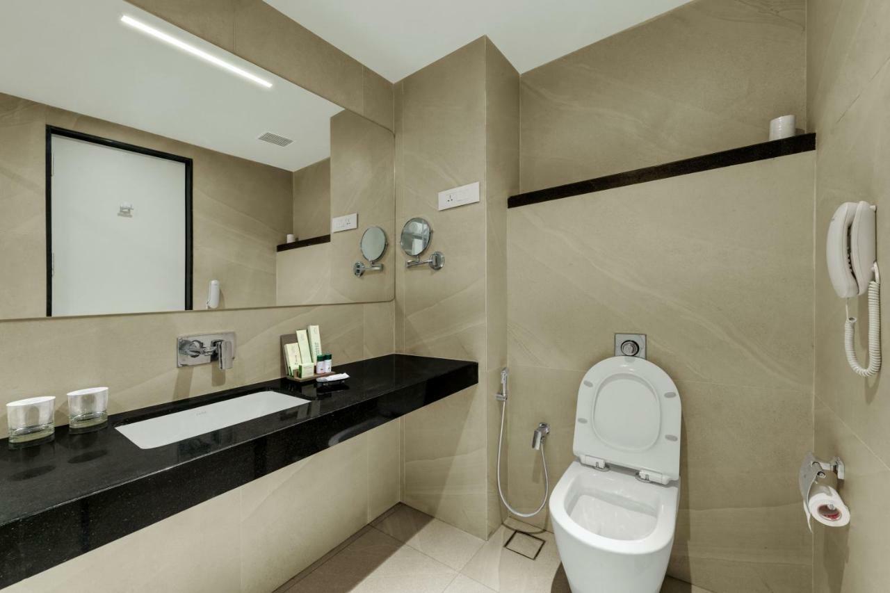 เดอะ เฟิร์น เรซิเดนซี กะรัต Hotel Karad ภายนอก รูปภาพ