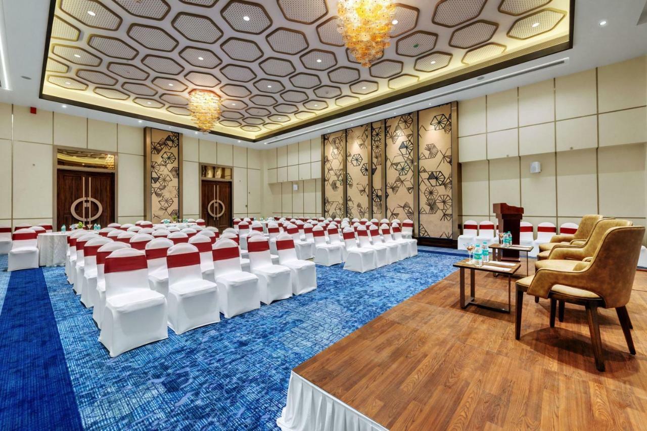 เดอะ เฟิร์น เรซิเดนซี กะรัต Hotel Karad ภายนอก รูปภาพ